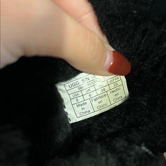 UGG MINI Bailey Button II BLACK water resistant boots size 8 - Picture 5 of 6